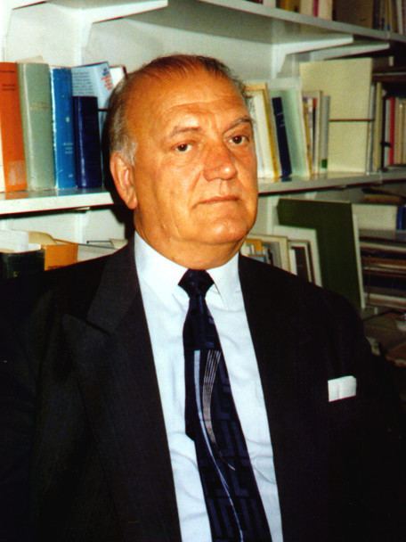 Eugenio Coșeriu httpsuploadwikimediaorgwikipediaro55bEug