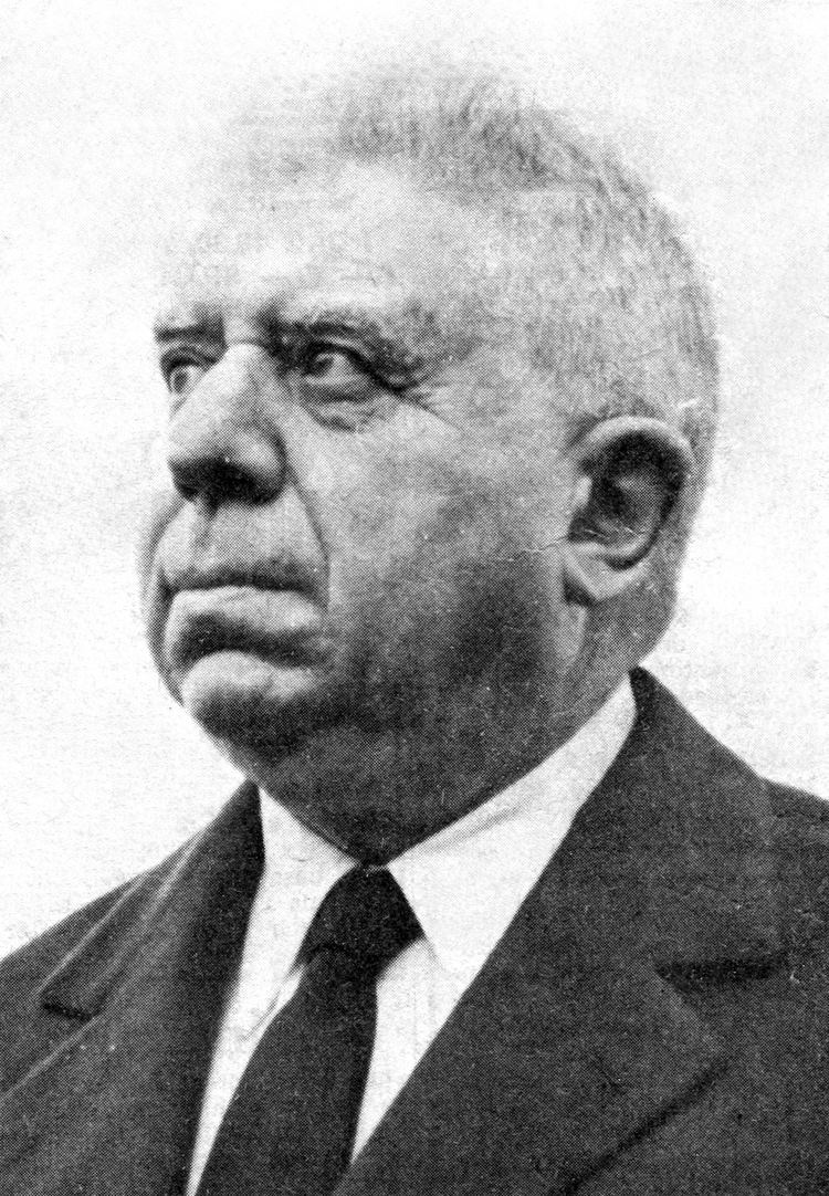 Eugenio Montale httpsuploadwikimediaorgwikipediacommonsee