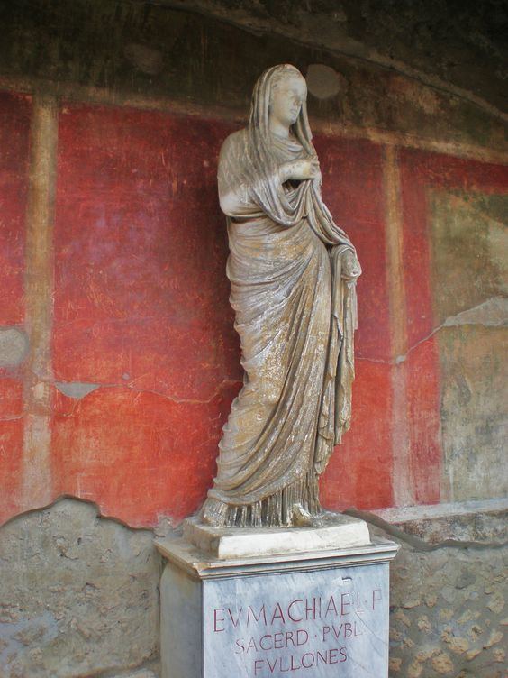Eumachia Statue of Eumachia priestess and matron of the fuller39s guild in