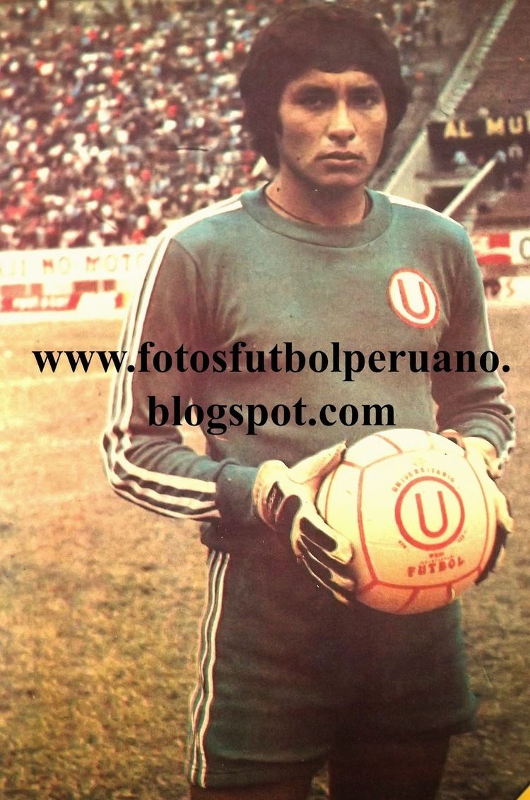 Eusebio Acasuzo Fotos Ftbol Peruano Eusebio Acasuzo en Universitario de