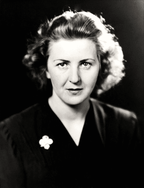 WWII Historical Photo: Eva Braun With German Leader's Dog - 8x10 Glossy Print (Ref 3283)