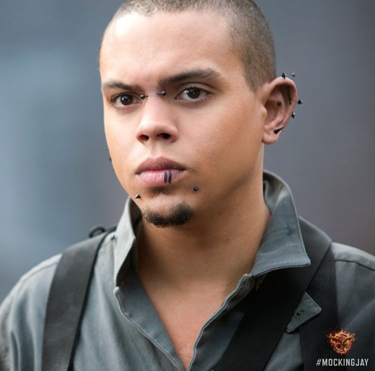 Evan Ross MOCKINGJAY PT 239 QampA Stars Wes Chatham and Evan Ross