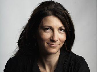 Eve Best Eve Best Returns to the Globe This Time as a Director