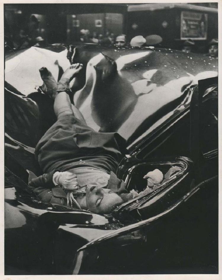 Evelyn McHale's body at the top of the car after she jumped from the Empire State Building