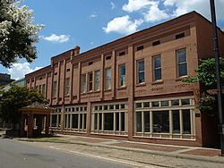 Everett Building (Huntsville, Alabama) httpsuploadwikimediaorgwikipediacommonsthu