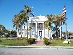 Everglades City, Florida httpsuploadwikimediaorgwikipediacommonsthu