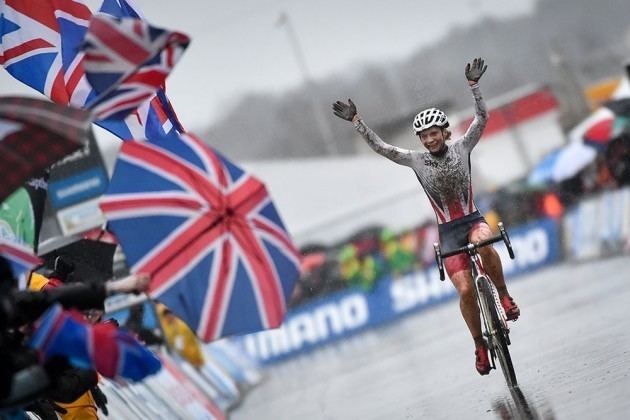 Evie Richards GB39s Evie Richards takes historic U23 cyclocross win at hectic