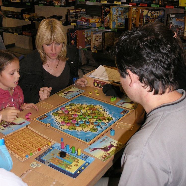 Evo (board game)