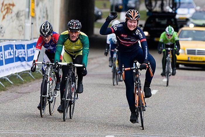 Evy Kuijpers Evy Kuijpers wint Meeus Race vrouwen CyclingOnlinenl