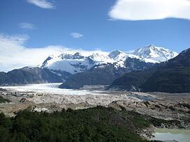 Exploradores Glacier httpsuploadwikimediaorgwikipediacommonsthu