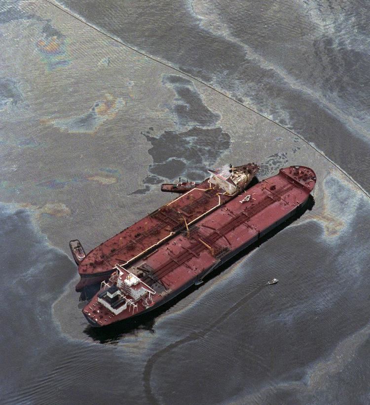Exxon Valdez The Exxon Valdez Oil Spill 25 Years Ago Today The Atlantic