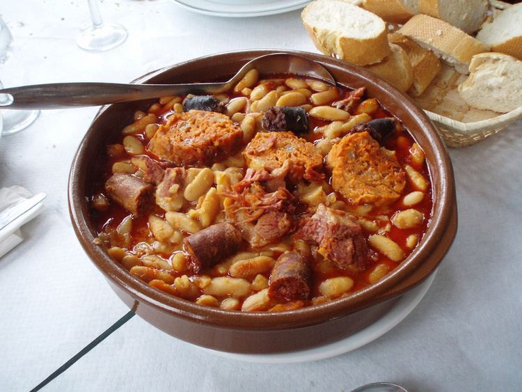 Fabada asturiana Fabada Asturiana Recipe Spanish sausage and bean stew Whats4eats