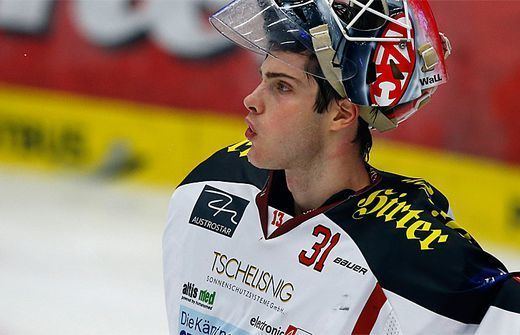 Fabian Weinhandl Eishockey KACGoalie Weinhandl steht vor der Ablse