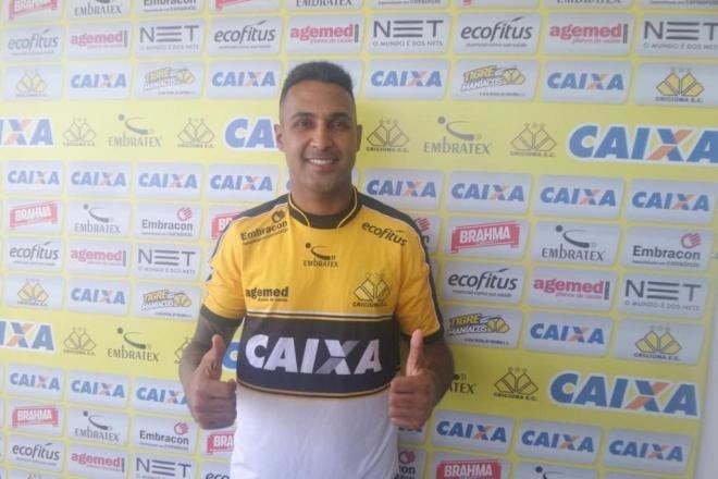 Fabinho Alves Cricima apresenta atacante Fabinho Alves para a disputa da Srie B