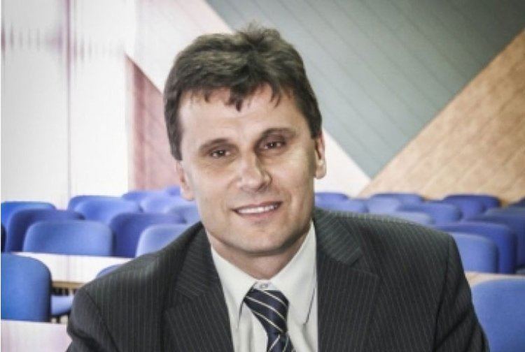 Fadil Novalić Fadil Novali kandidat za premijera FBiH Uvest emo moratorij na