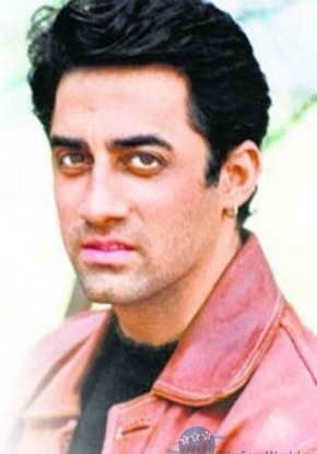 Faisal Khan (actor born 1966) wwwthefansworldcomwpcontentuploads201410wh