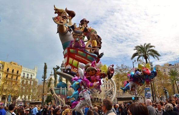 Falles Valencia Will Light More Than 700 Bonfires During The 2015 Falles