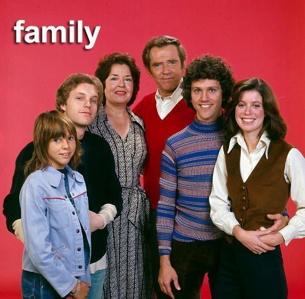 James Broderick smiling with Sada Thompson, John Rubinstein, Elayne Heilveil, Kristy McNichol, and Gary Frank in the 1976 tv series Family