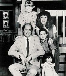 Family Man (1988 TV series) httpsuploadwikimediaorgwikipediaenthumb4