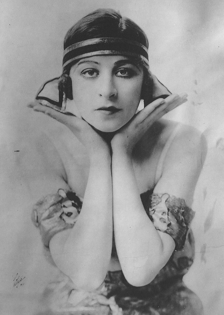 Fanny Brice Ziegfeld Girl Fanny Brice 1891 1951 She also performed in