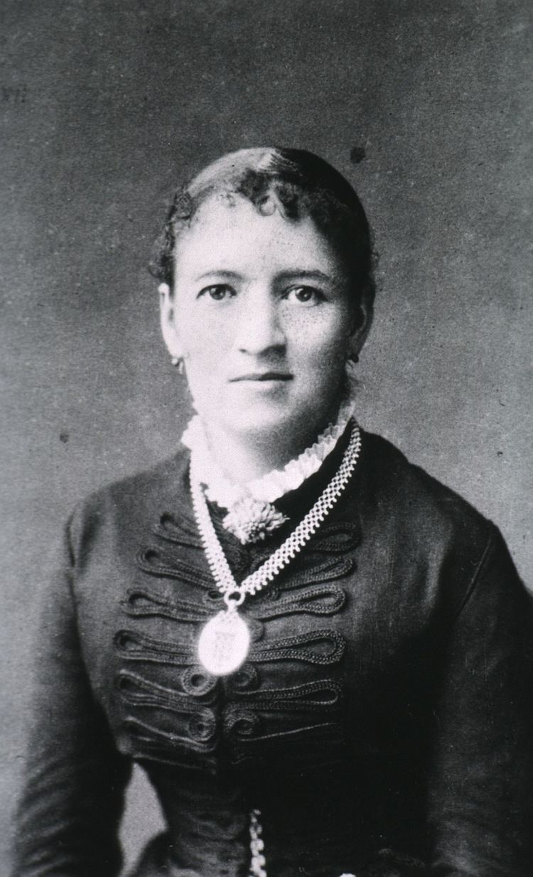 Fanny Hesse httpsuploadwikimediaorgwikipediacommonsthu