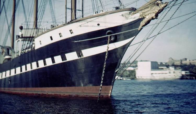 Fantome (schooner) Union Bay ca World War Two DorpatSherrardLomont