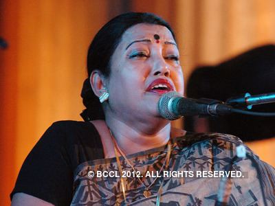Farida Parveen Bangladeshi singer Farida Parveen sings at Maitree Bandhan