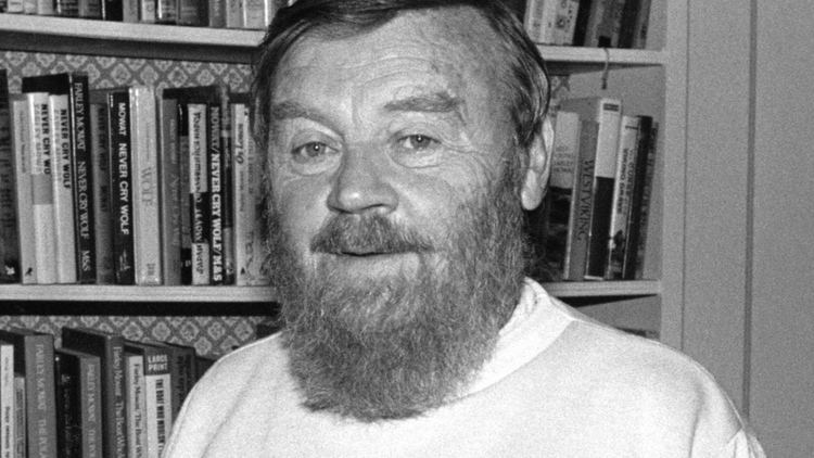Farley Mowat Canadian author and activist Farley Mowat dead at 92 CTV