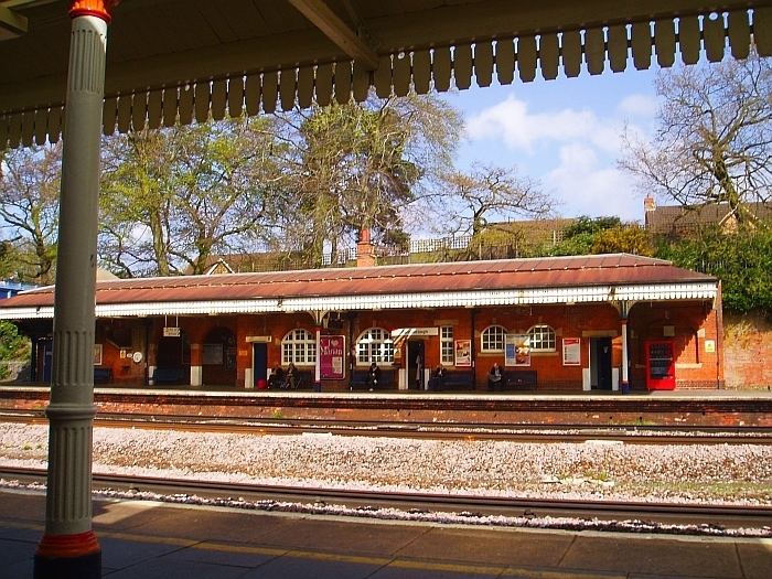 Farnborough (Main) railway station