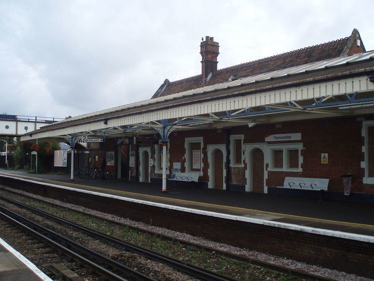 Farncombe railway station