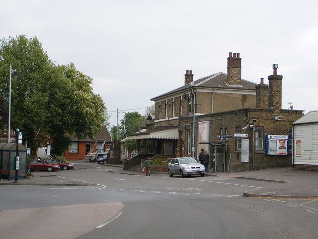 Farnham railway station