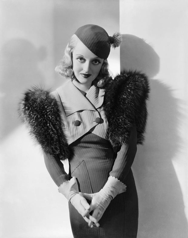 Fashions of 1934 Review of Bette Davis in Fashions of 1934