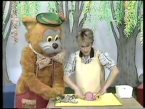 Fat Cat and Friends Fat Cat amp Friends Making Playdough Castles 11111985 YouTube