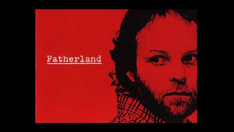 Fatherland (1986 film) clip da Fatherland Singing the blues in red di Ken Loach Blues