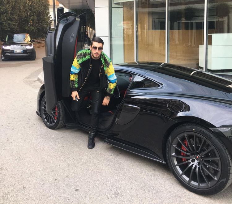 Fatmir Hysenbelliu Fatmir Hysenbelliu blen McLaren 250 mij euro FOTOT