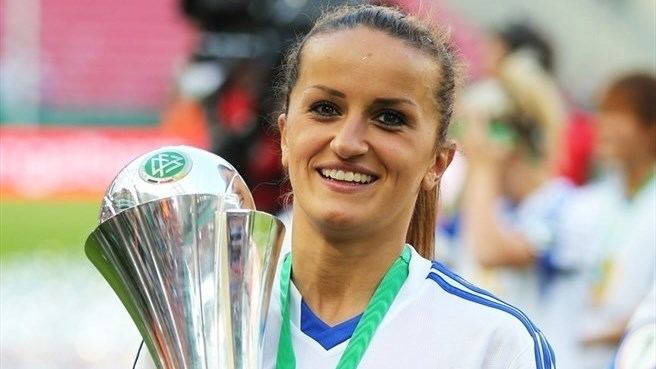 Fatmire Alushi Alushi enticed by Paris UEFA Women39s Champions League