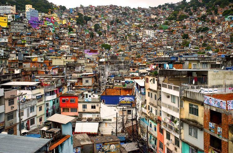 Favela 1000 images about Brazil Favelas on Pinterest Street painting