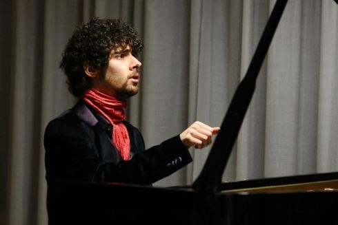 Federico Colli SCARLATTI WITH A MAJOR PIANO COMPETITIONS WINNER Pushkin House