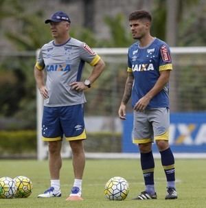 Federico Gino Cruzeiro confirma sada de volante Federico Gino para o Santa Cruz