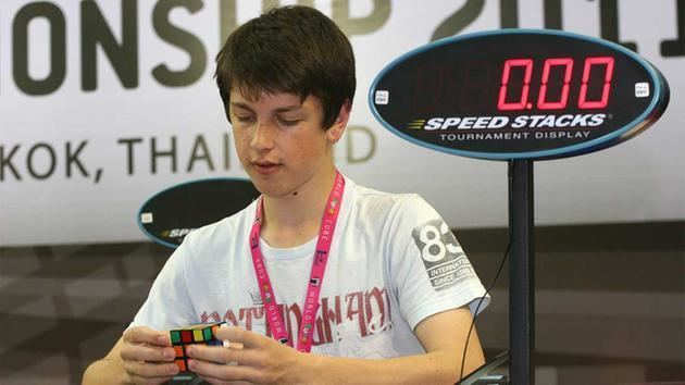 Feliks Zemdegs 2015 Rubik39s Cube World Champion Feliks Zemdegs misses