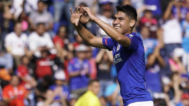 Felipe Mora Felipe Mora aporta con un gol en triunfo de Cruz Azul sobre Atlas