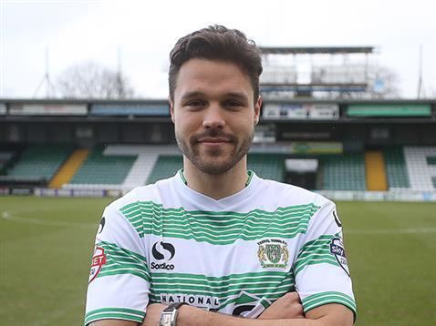 Fergus Bell Full Contact client Fergus Bell signs for Yeovil Town