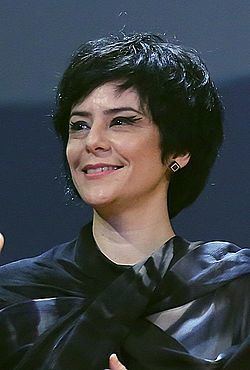 Fernanda Takai httpsuploadwikimediaorgwikipediacommonsthu
