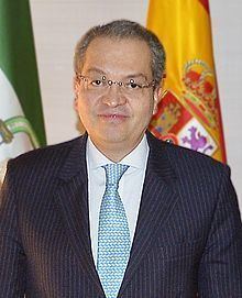 Fernando Carrillo Flórez httpsuploadwikimediaorgwikipediacommonsthu