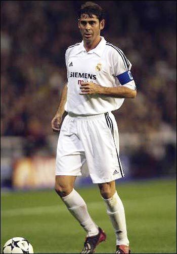 Fernando Hierro Fernando Hierro RealMadrid 4 futbol Pinterest Real madrid