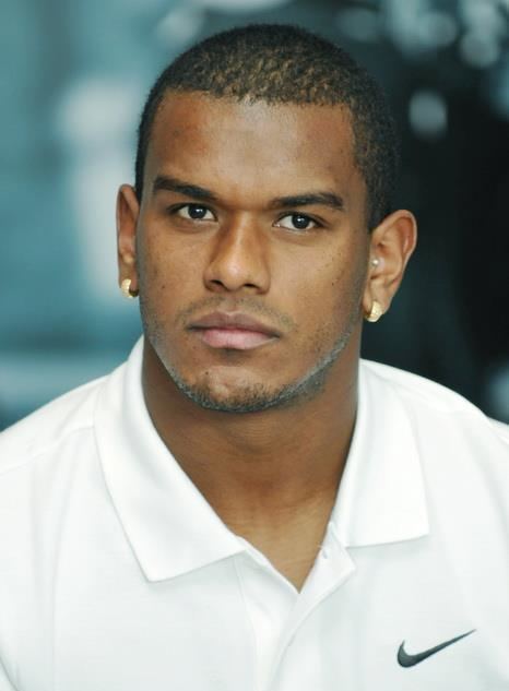 Fernando (Brazilian footballer, born 1992) httpsuploadwikimediaorgwikipediacommons44