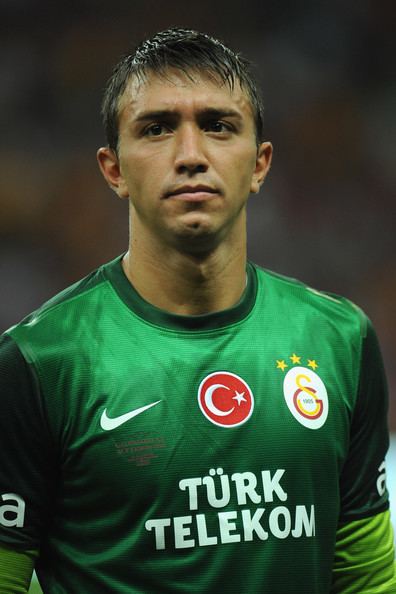 Fernando Muslera Fernando Muslera Photos Galatasaray v AC Fiorentina