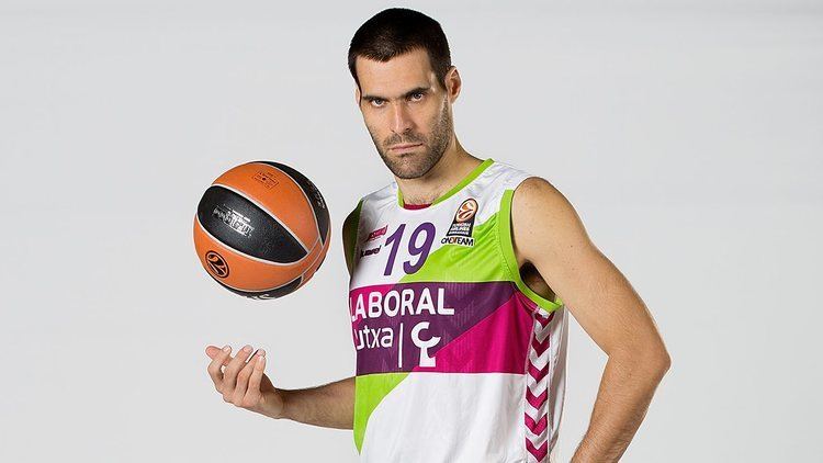 Fernando San Emeterio Focus on Fernando San Emeterio Laboral Kutxa Vitoria