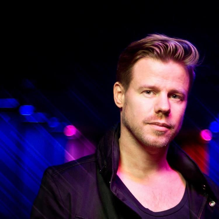 Ferry Corsten Corsten39s Countdown 334 20112013 with Ferry Corsten