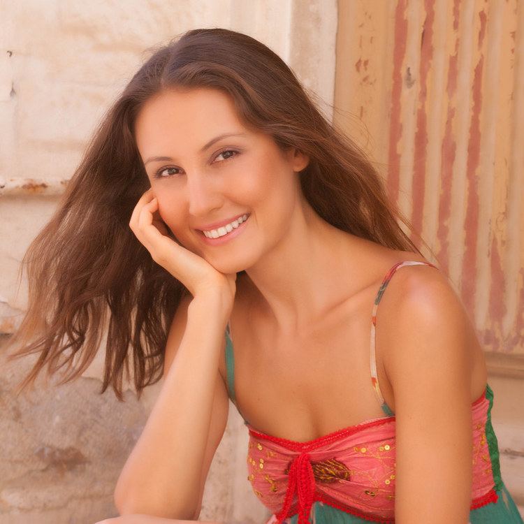 Fide Köksal Fide Koksal Fide Kksal is a Turkish singer living in Gree
